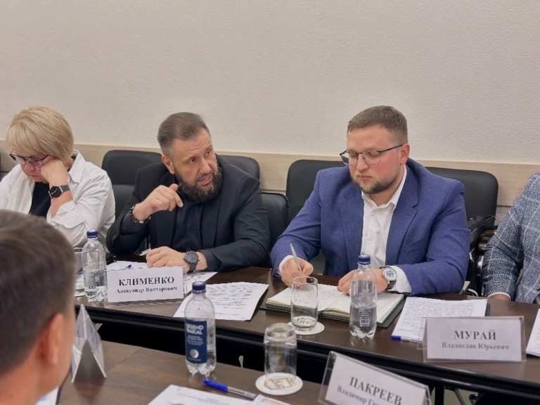 Председатель Правительства ДНР провел расширенное межотраслевое совещание по развитию промышленной кооперации в регионе
